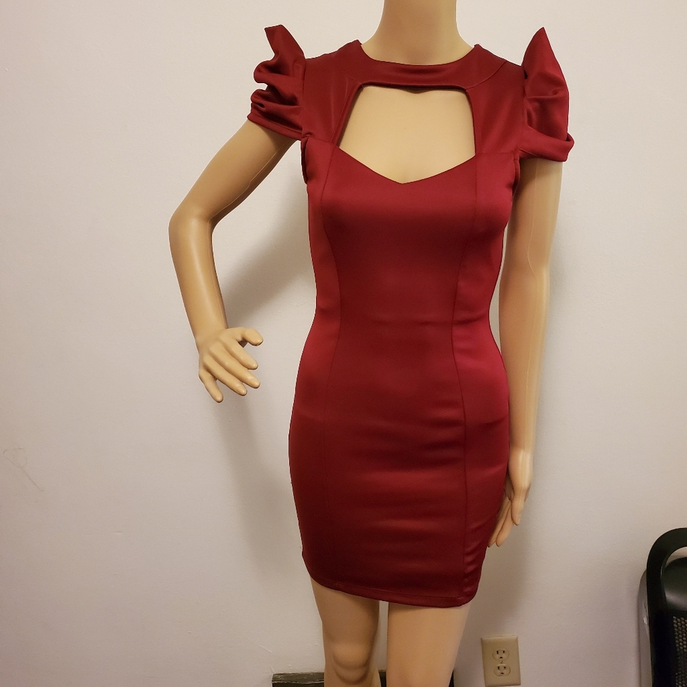 High Shoulder Pentagon Chest Cut Mini Dress
